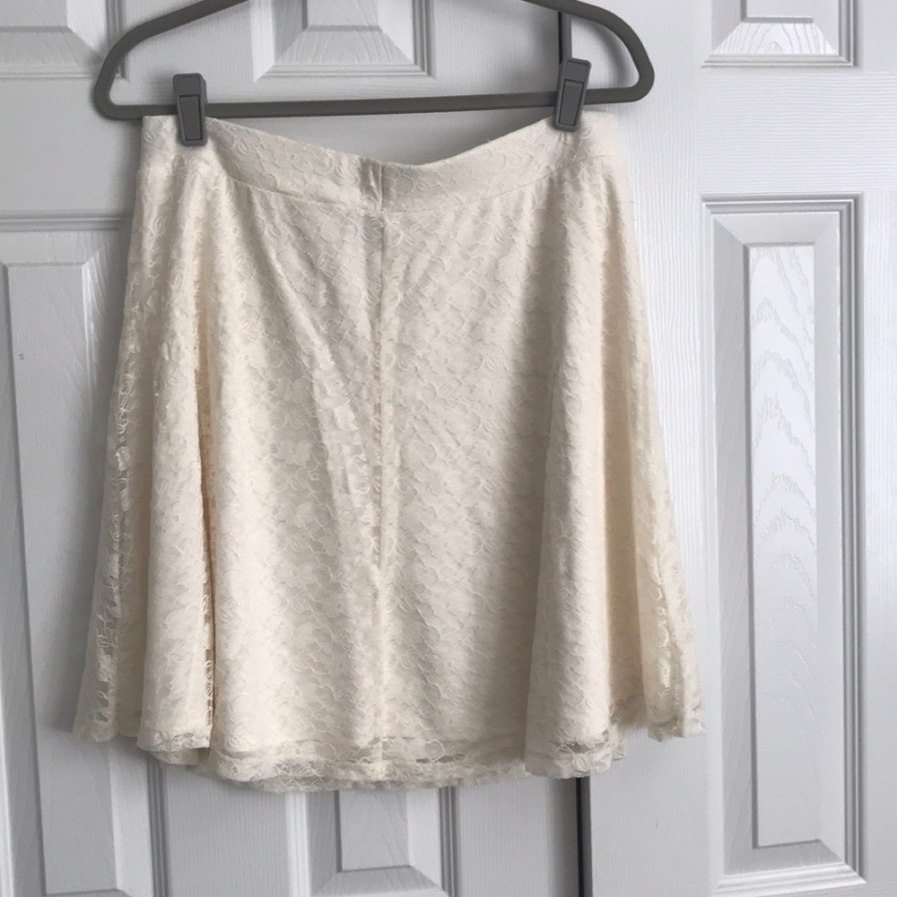 H&M Pull-On Comfy Cute Ivory Lace Skirt w/ Elastic Waist and Lining - Excellent - Picture 5 of 5